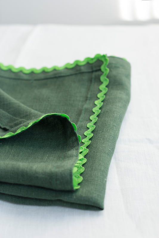 Set of 2 Emerald Green Linen Napkins With Green Ric Rac Trim