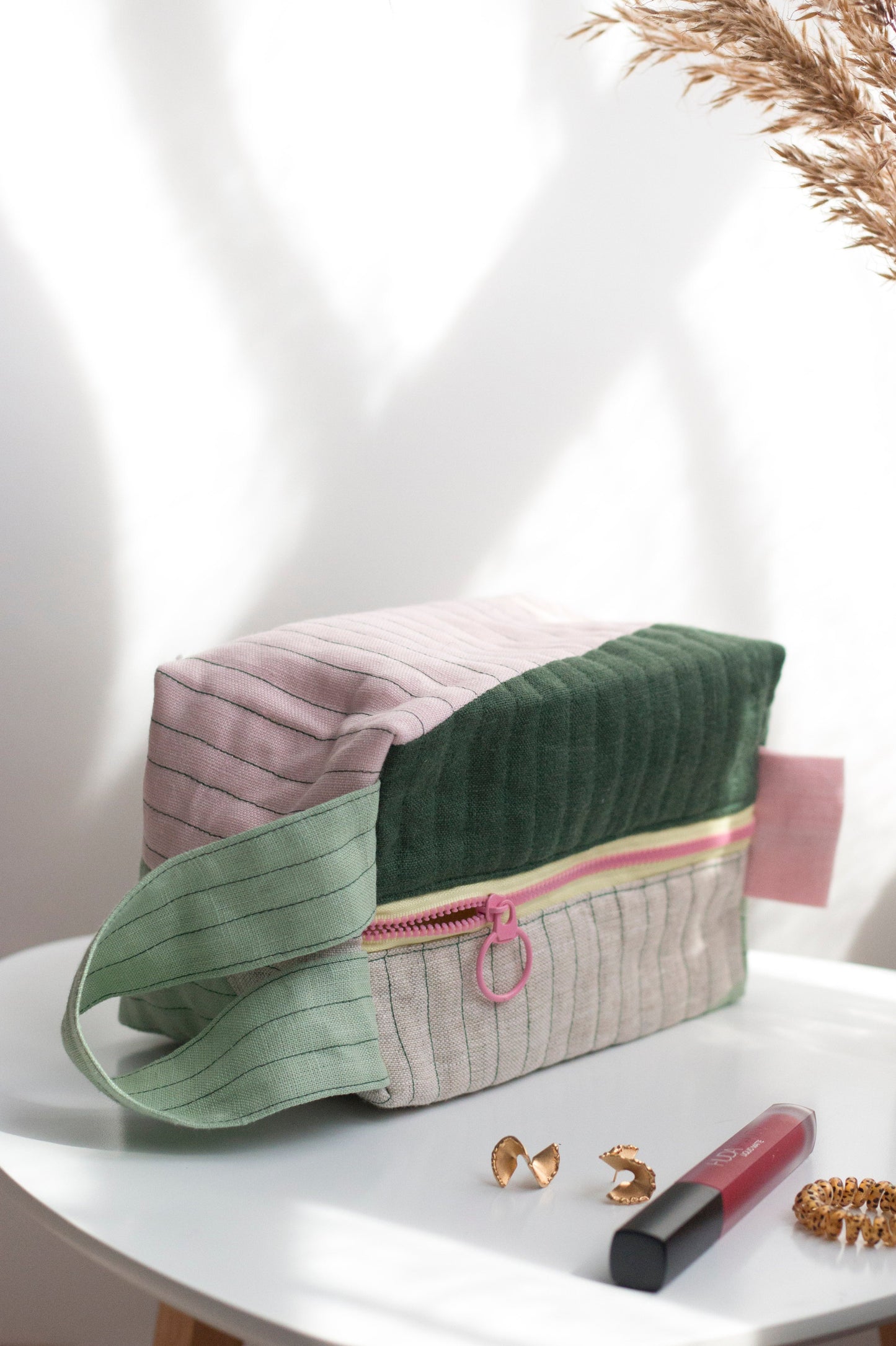 Linen Quilted Pouch (Green Pink)