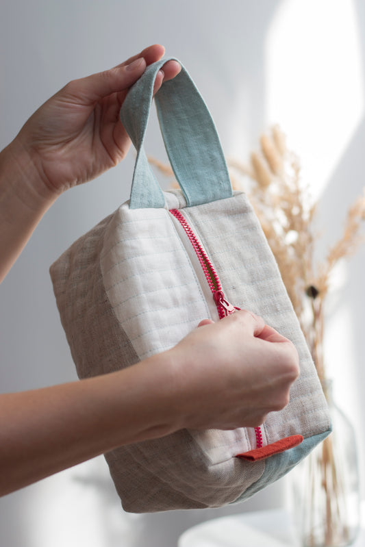 Linen Quilted Pouch (Blue Red)