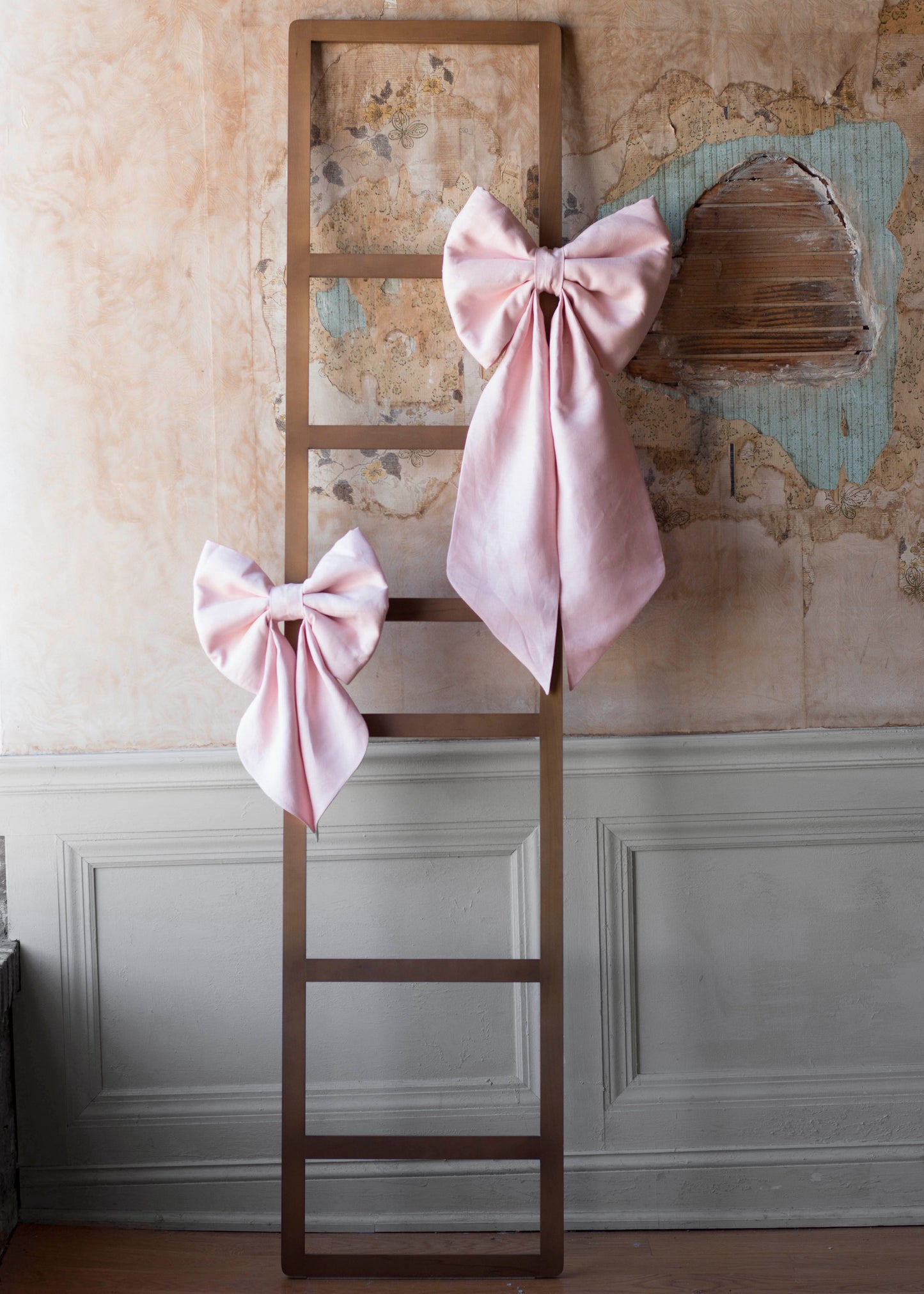 Pink Giant Linen Bow